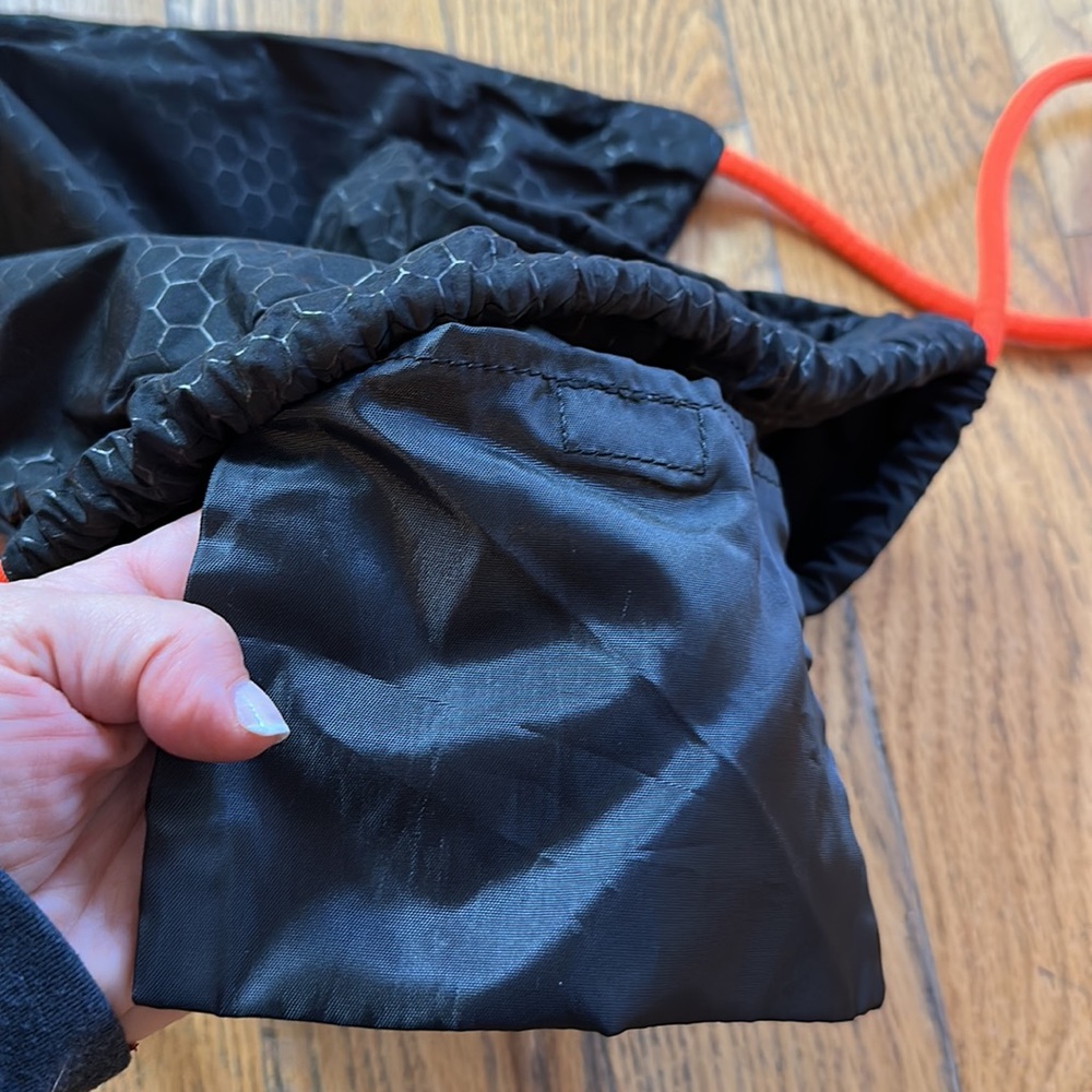 Superdry Drawstring Backpack With Internal Velcro… - image 5